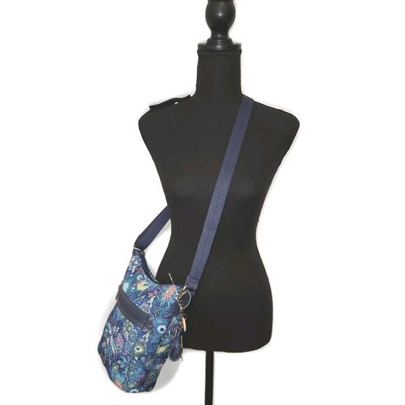 NWOT Sakroots Sequoia Printed Design Small Crossbody 10x9x3 - Picture 2 of 12
